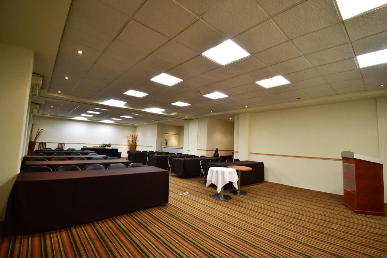 Hotel Mision León Zewnętrze zdjęcie